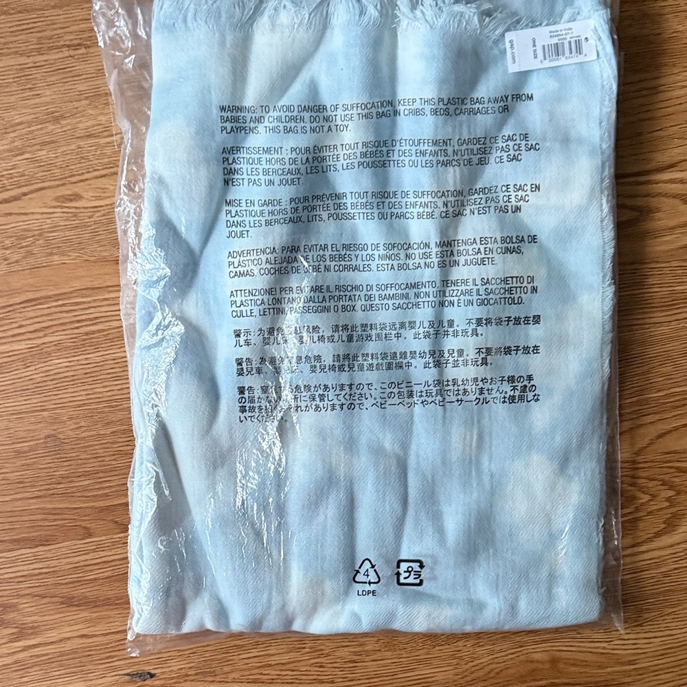 GAP Light Blue Scarf